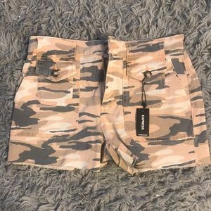 Size 4 Express pink/gray camo shorts